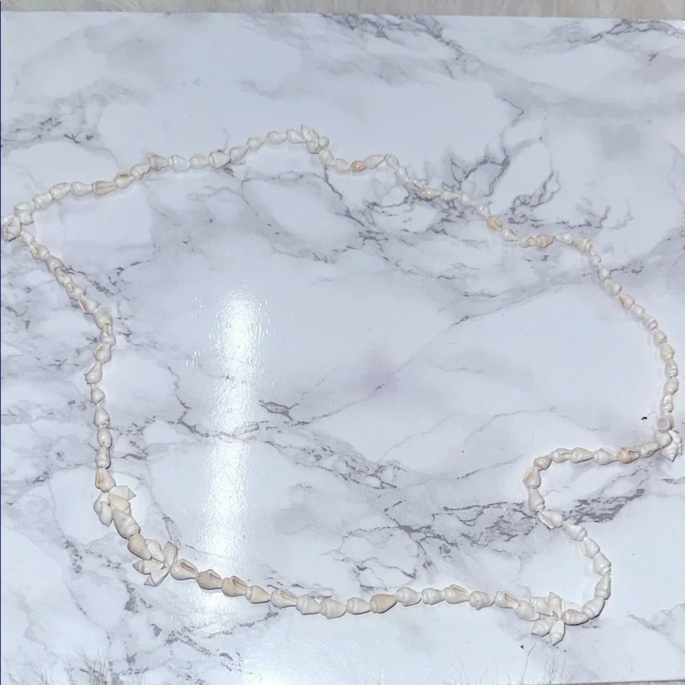 Elegant Cream Shell Necklace